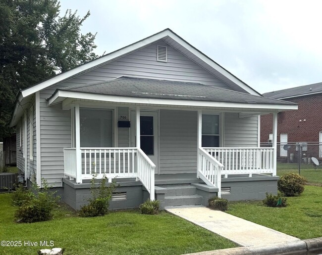 Building Photo - 700 Douglas Ave Rental