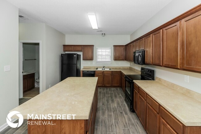 Photo - 1738 Brentford Cove