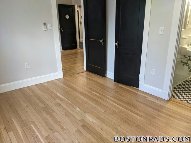 Building Photo - 40 Butler Rd Rental
