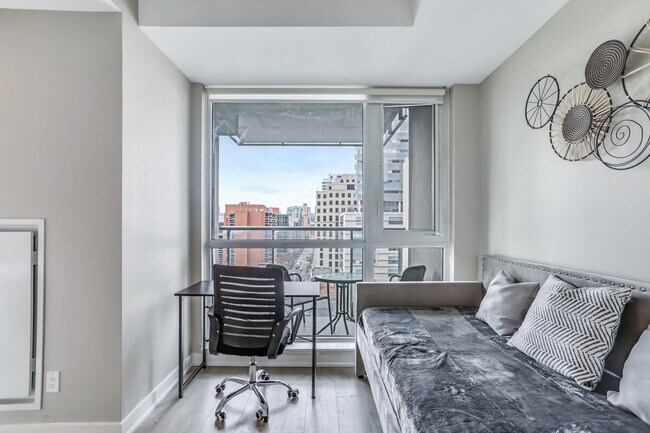 Photo - 203 Queen St W Unit ID1050765P