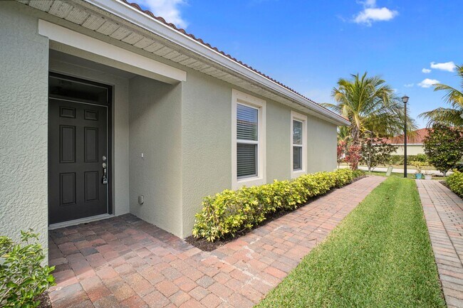 Photo - Stunning  2-bedr 2-bath+ Den/office home located in the desirable Lindsford in Fort Myers