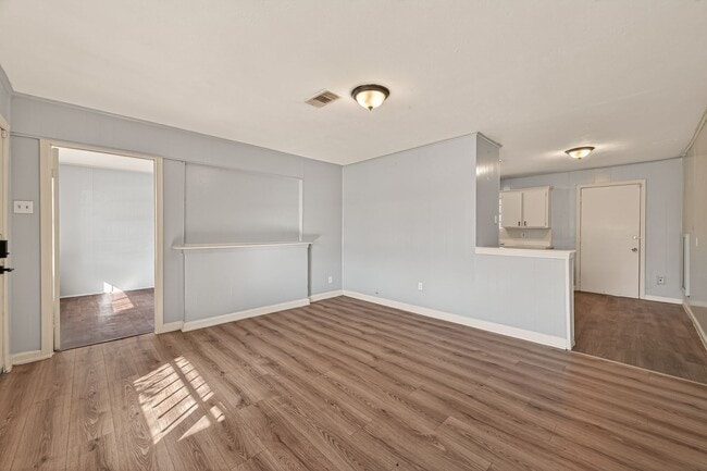 Photo - 5315 Bellfort Ave