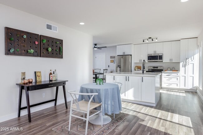 Photo - 2936 W Michelle Dr