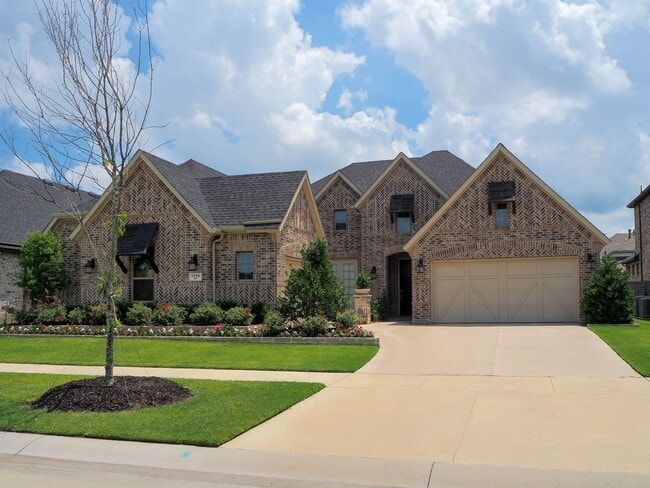 Building Photo - 1310 Sunflower Ave