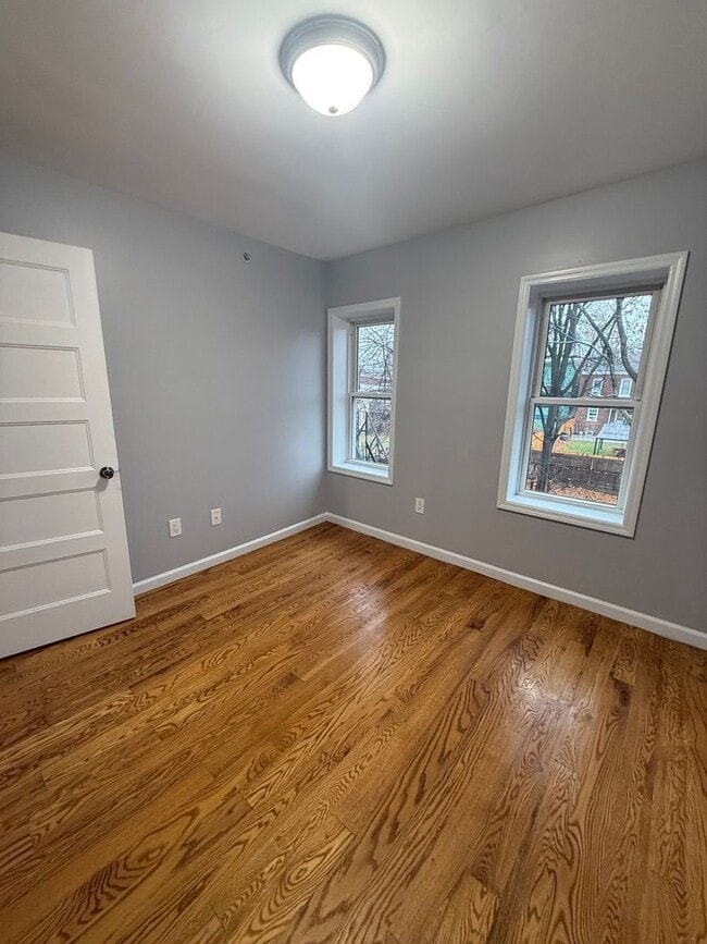 Photo - 178 Renwick St Unit 3