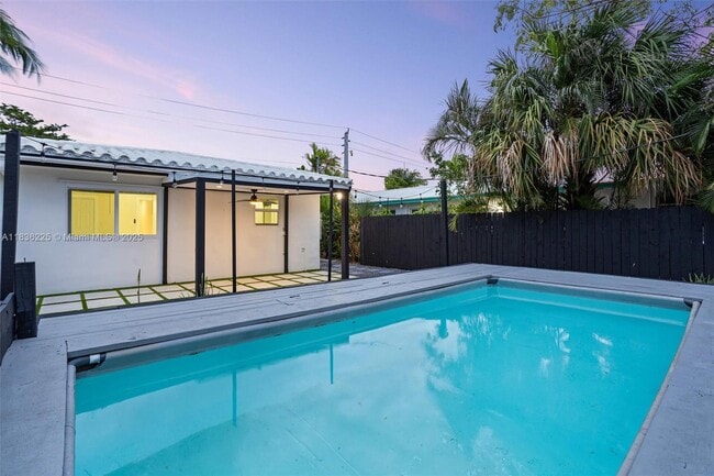 Photo - 1817 NE 2nd St