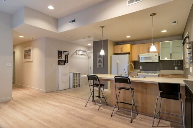 Secure + Trendy Salt Lake City Condo at a ... - Secure + Trendy Salt Lake City Condo at a ... Unit 105