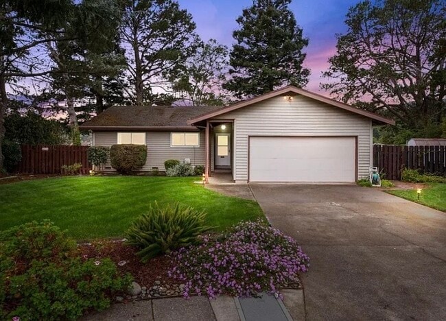 Building Photo - 607 Peach Ct