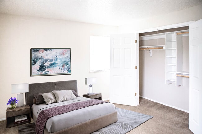 Dormitorio - The Clearing