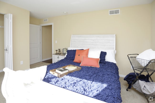 Apartments At Sauk Trail