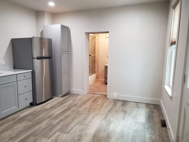 Photo - 134 E Lemon St Unit Apt. 1