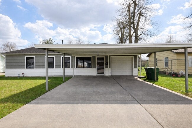 Building Photo - 618 Fostoria Ln