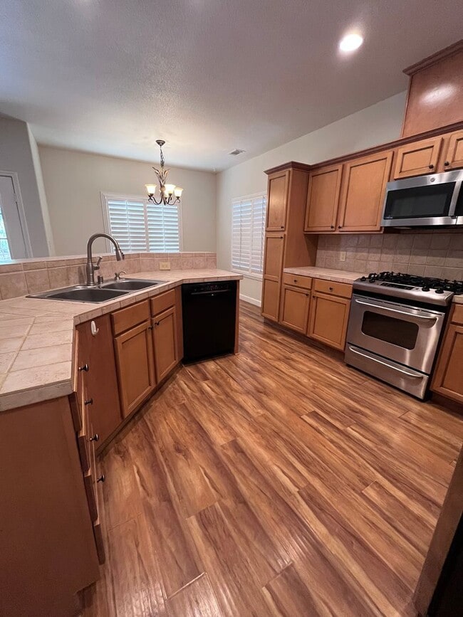 Photo - NICE HOME IN ORANGEVALE!!