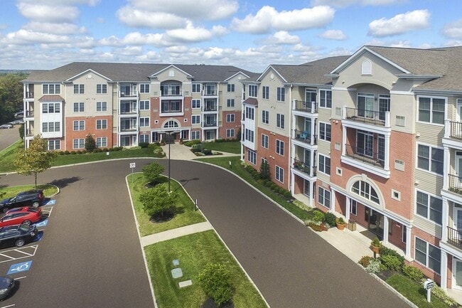 Premiere Apartments - DeKalb Rental