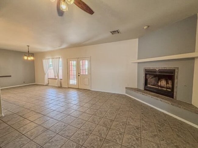 Photo - *MOVE IN SPECIAL* $350 OFF FIRST MONTH RENT! Spacious 4 Bedroom Home with Fireplace
