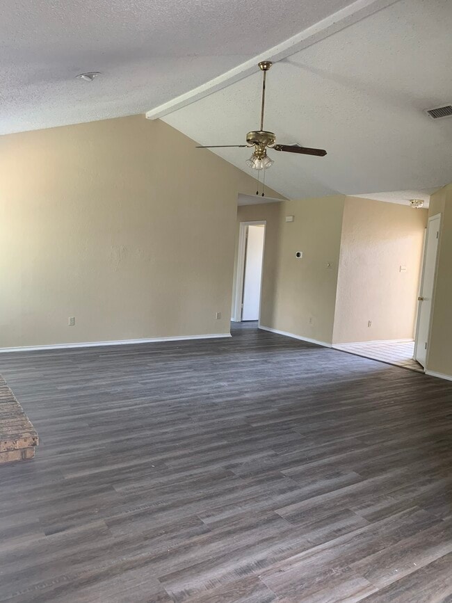 307 Eichelberger Dr