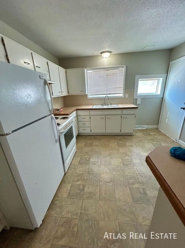 Photo - 6646 Maywood Ave Unit A