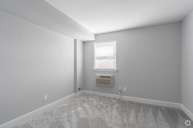 2BR, 1BA - 832SF - Bedroom - Rock Hill Apartments