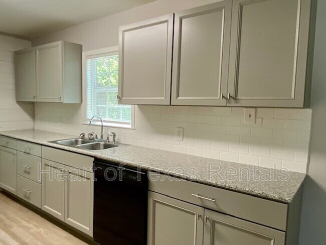 Photo - 3600 Maple Ave