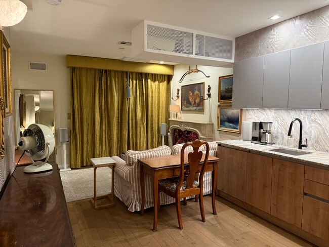 Photo - 44 Box St Unit 2D