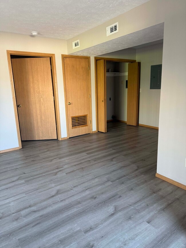 Building Photo - Fairway