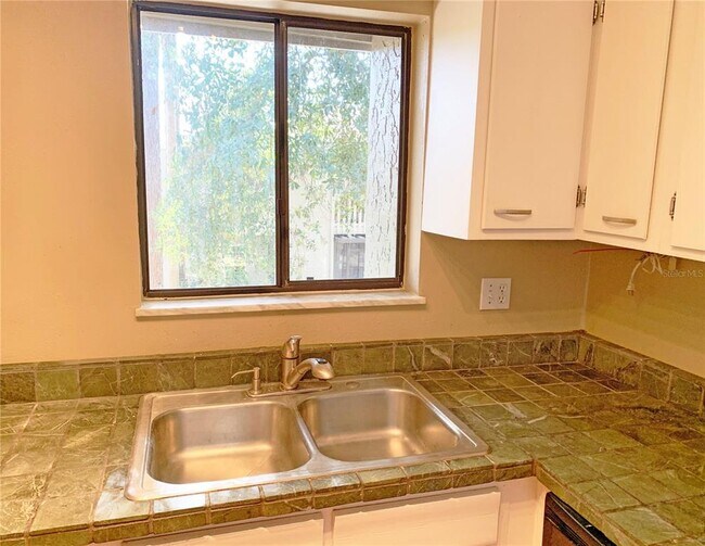 Photo - 125 Springwood Cir Unidad D