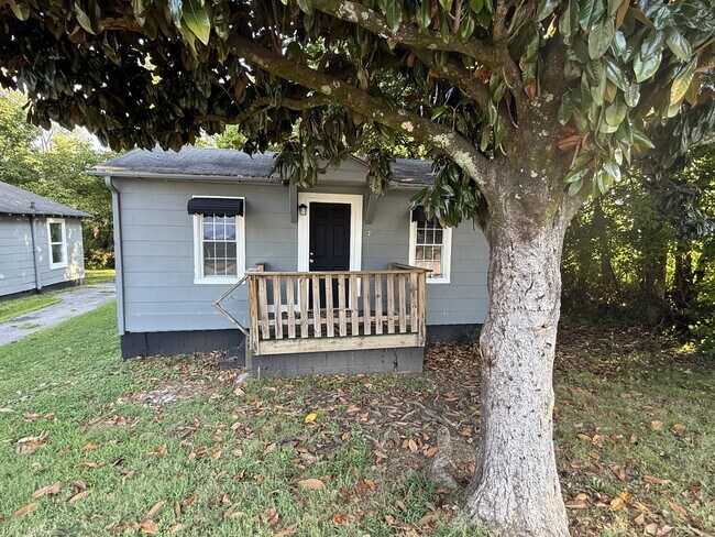 Photo - 1709 E 50th St