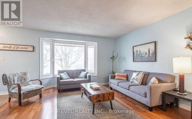 Photo - 9 Balmoral Ct