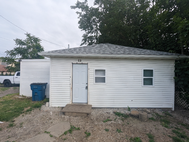 Building Photo - 313 W 21st St Rental