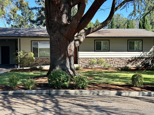 Photo - 1061 SE Clarey Ave