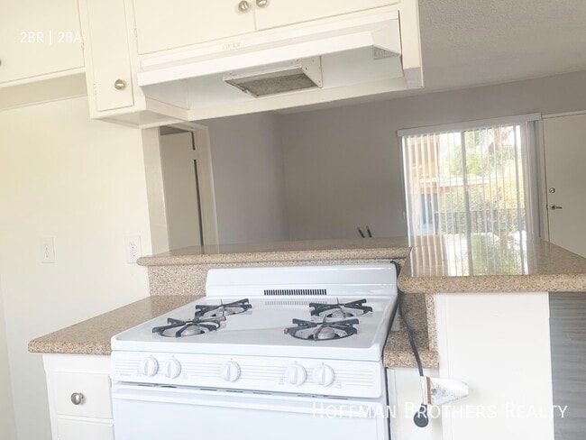 Photo - 1642 Barry Ave Unidad 12