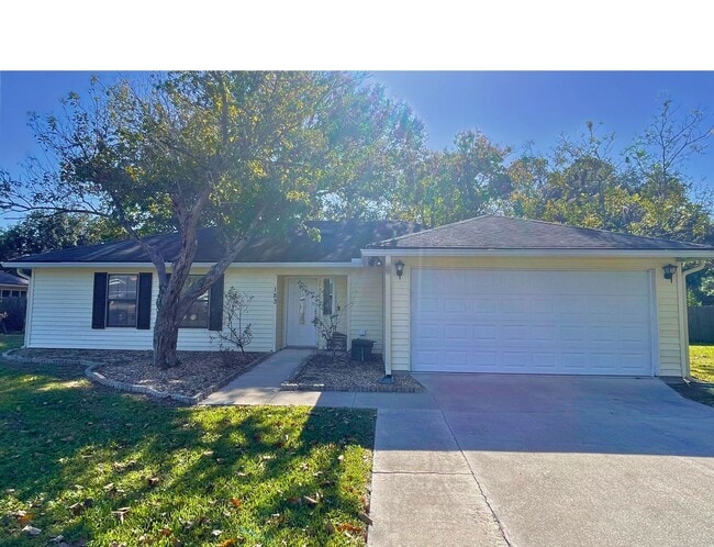 Building Photo - Charming 3-Bedroom, 2-Bath Home with Large...