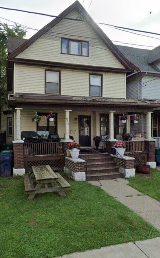 Photo - 619 7th St House
