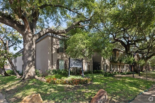 Building Photo - 4209 Avondale Ave Unit 208 Rental