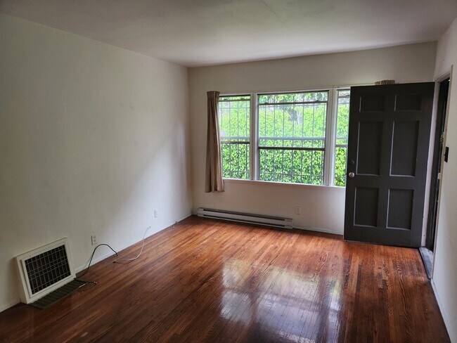 Photo - 2611 Jeffries Ave Unidad B