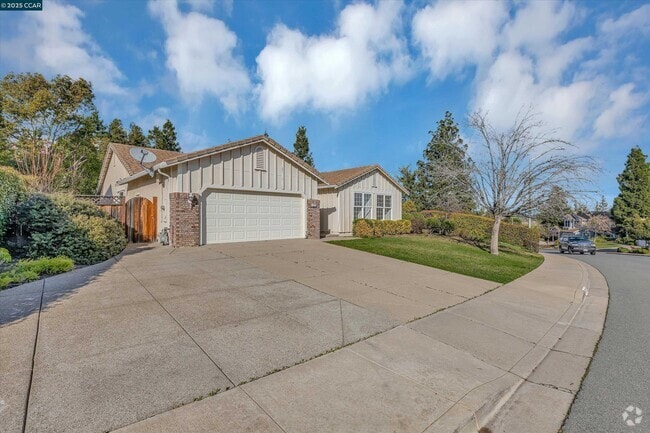 Building Photo - 4719 Golden Bear Dr Rental