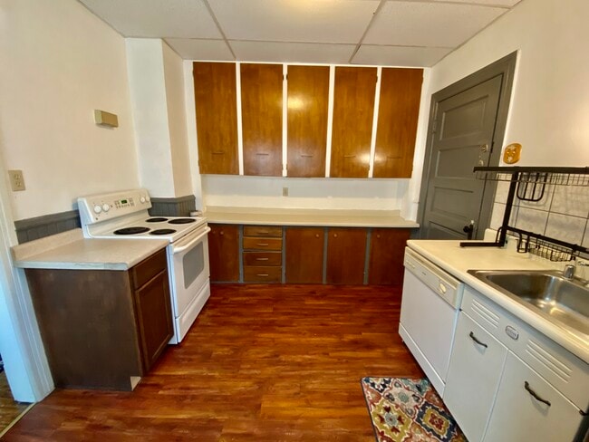 Photo - 1063 W 8th St Unit 1