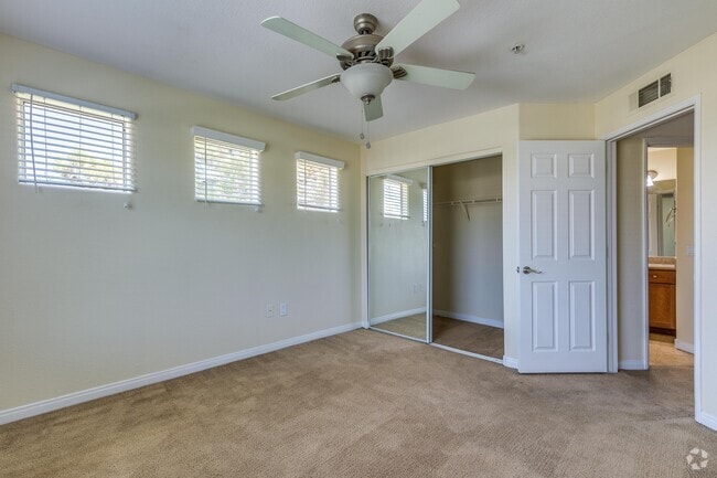 2 BR, 2 BA (Geneva) - 994 SF