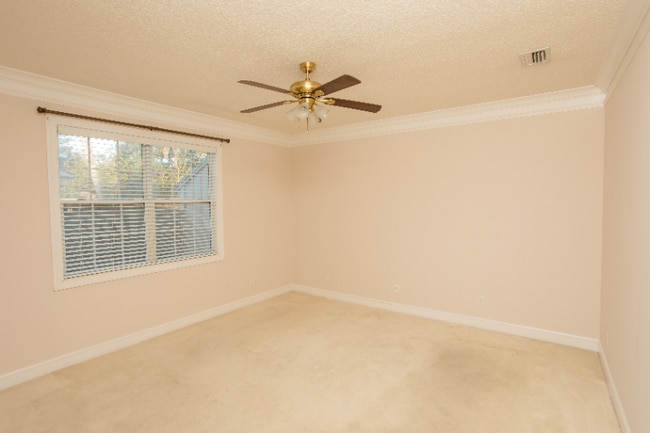 Photo - 215 S Harrington Rd