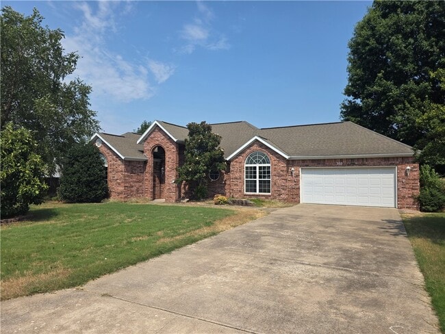 Building Photo - 302 Cross Creek Dr