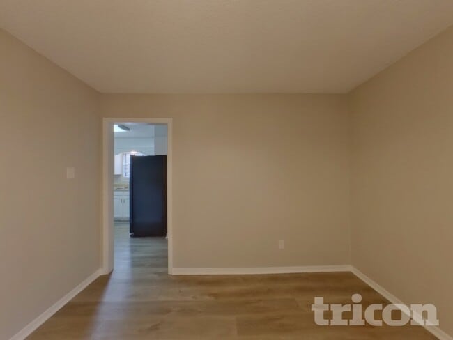 Photo - 1020 Almond Dr