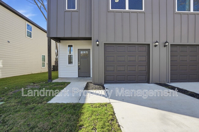 Photo - 303 Eastland St Unit A