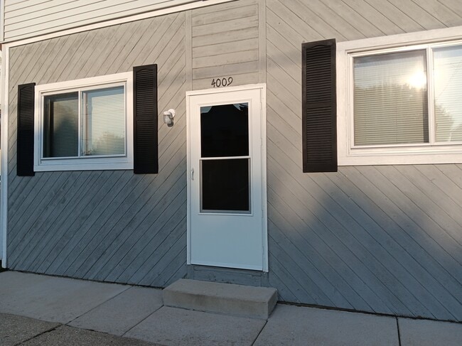 Front entrance - 4009 14th Ave Apartamentos Unidad 4009 14th Avenue