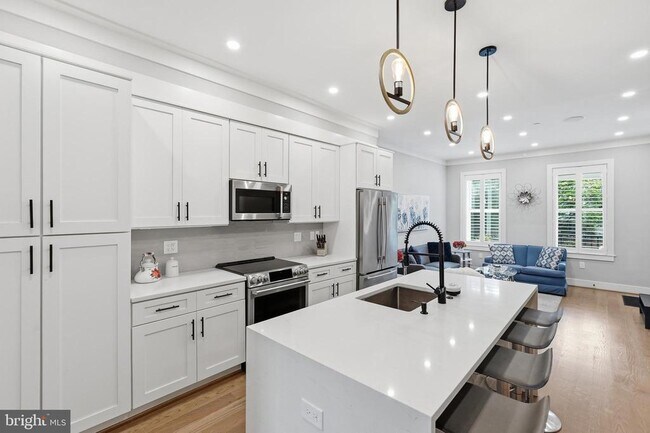 Photo - 1343 Otis Pl NW