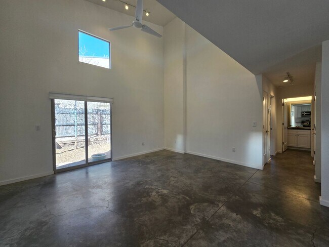 Photo - 2180 W Alameda St