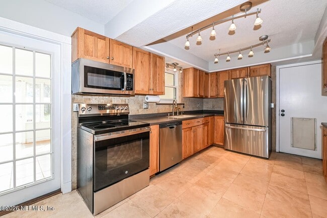 Photo - 1077 Kings Rd