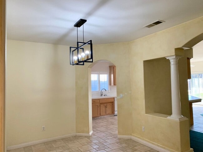 Photo - 9805 Paper Moon Way