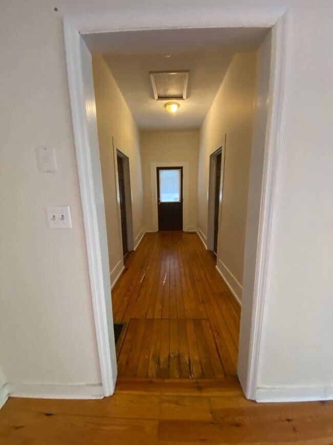 Photo - 2 Bedroom House with Fenced Backyard near ...