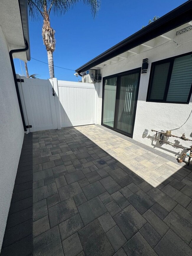 7317-7321 Garden Grove Avenue