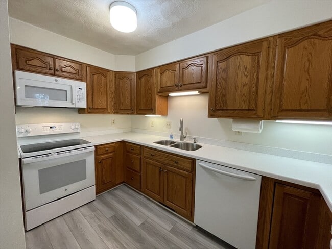 Photo - 45 Shawsheen Rd Unit 23